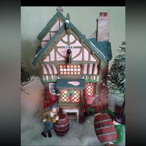Department 56 Dickens village retired piece circa 1990s “the Pied Bull Inn”
